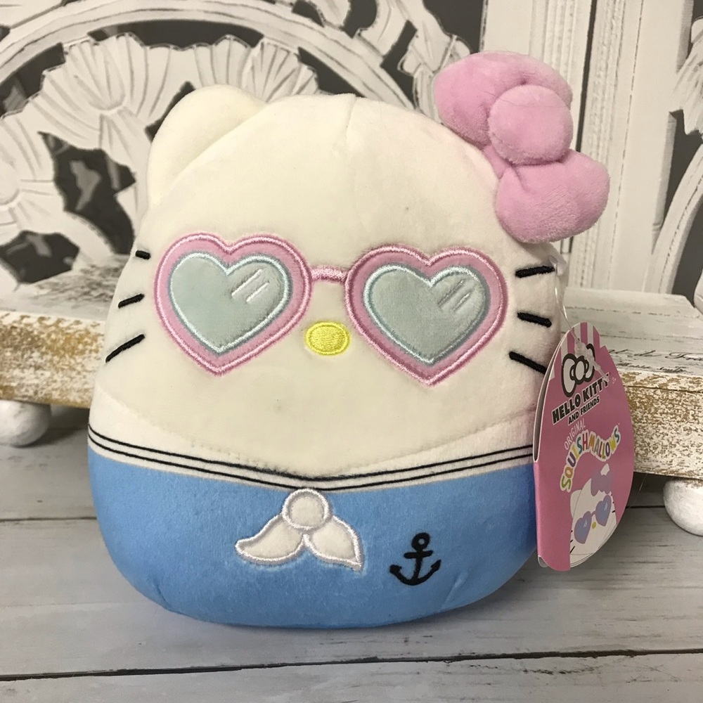 Squishmallows “Hello Kitty” Sailor with Heart Glasses